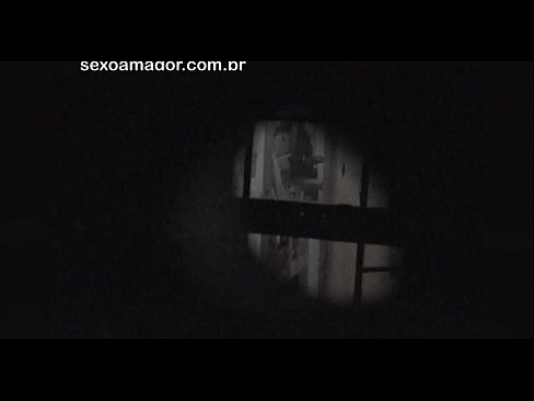 ❤️ Блондинку тайно снимает на видео соседский вуайерист, спрятанный за полыми кирпичами ❤❌ Красивое порно на tvmarket.top ❌️